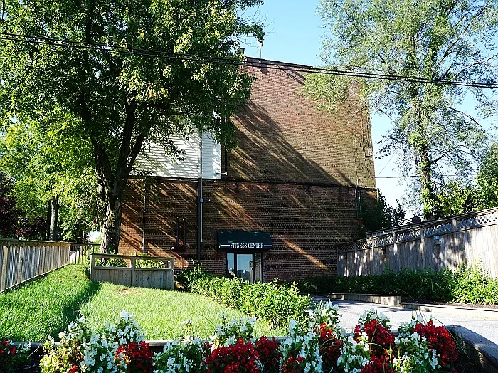 Kings Square Apartments — Photo 11