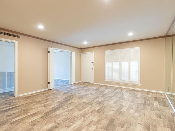 4th image of 11332 Park Central Pl N #C