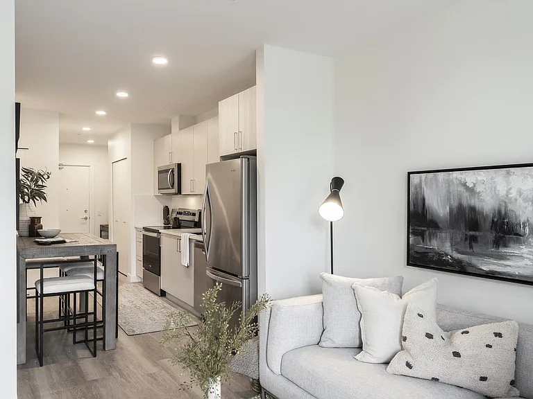 717 Como Lake Ave — Photo 23