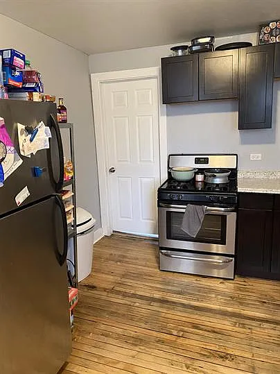 4558 S Justine St - 2R — Photo 1