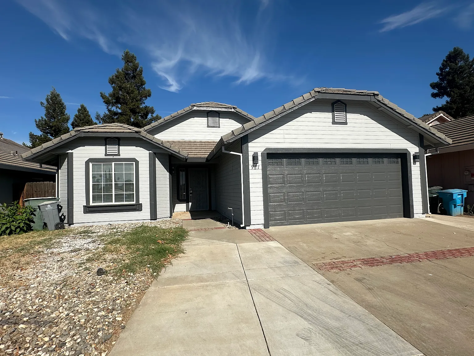 3 bed, 1458 sqft, $2,400 — Photo 1