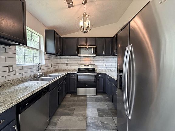 2nd image of 835 Sinclair Way