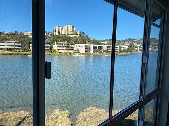 4th image of 611 Larkspur Plaza Dr
