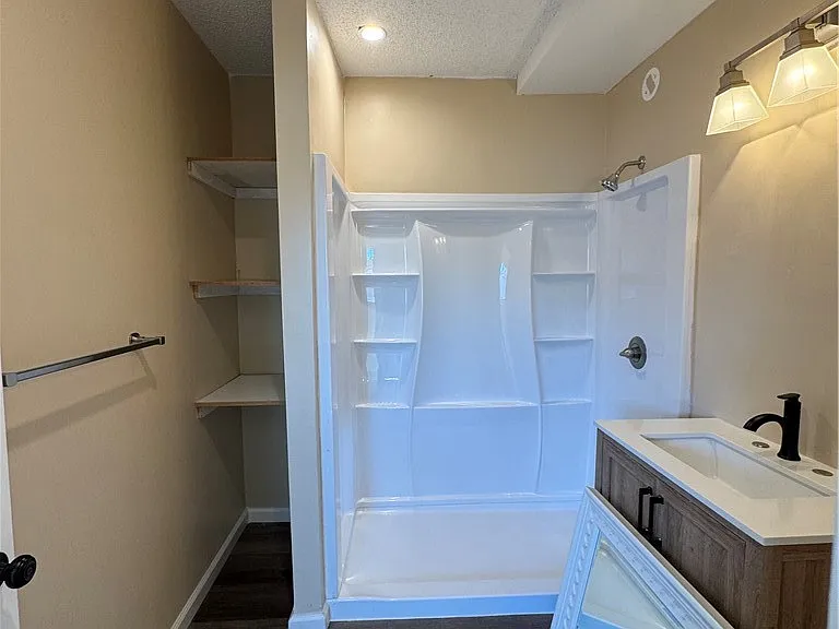 921 Carob Way — Photo 32