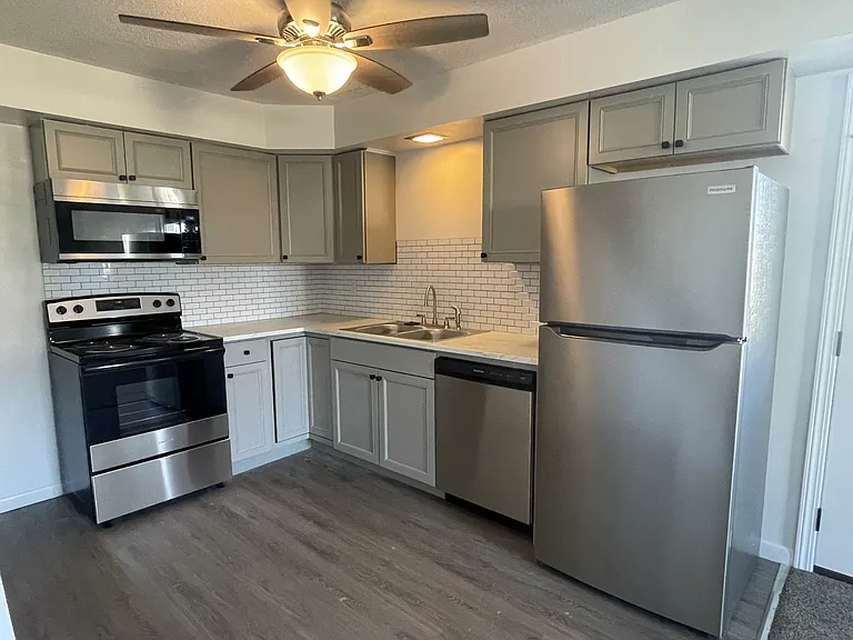 709 Center St #REAR — Photo 1