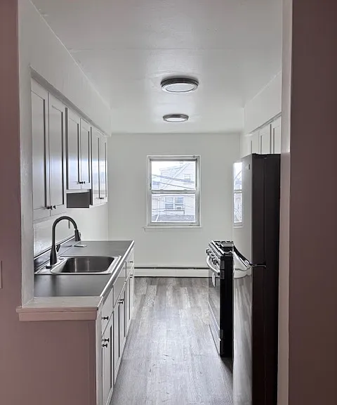 FAIRVIEW AVENUE APARTMENTS — Photo 2