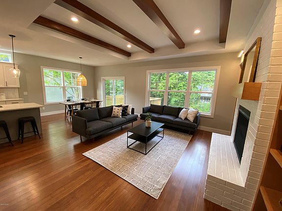 3rd image of 1100 Hawkins Ct