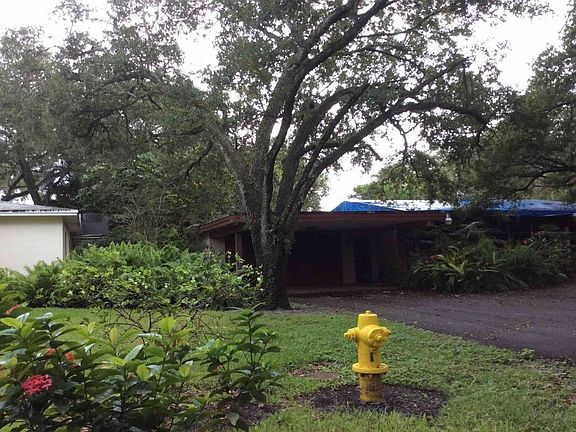 3rd image of 5811 SW 37th Ave