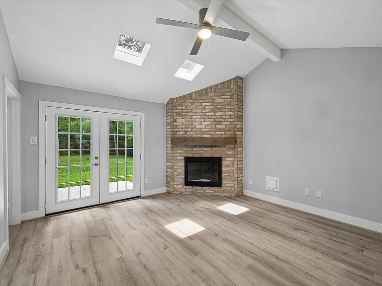 17 Oldstream Ct — Photo 2