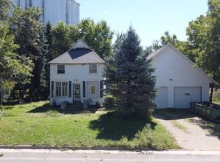 617 Saint Clair St W, Cannon Falls, MN 55009