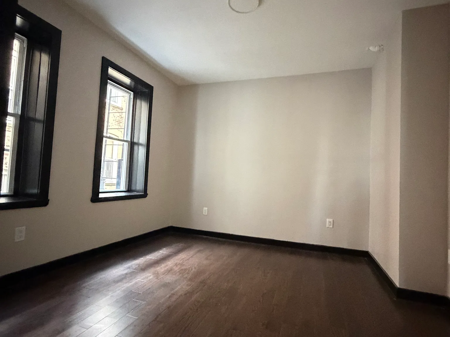 2 bed, 800 sqft, $1,795 — Photo 3