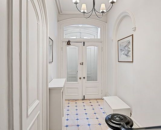 2nd image of 61 Charles St