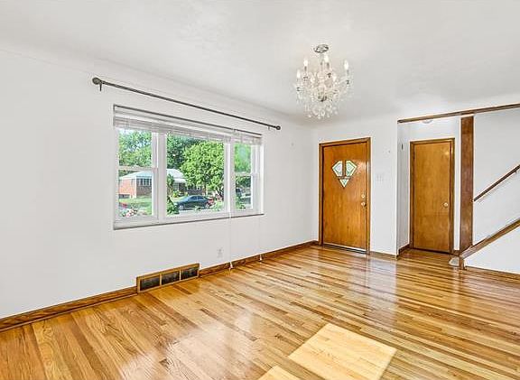 4th image of 4325 Grasso Ave