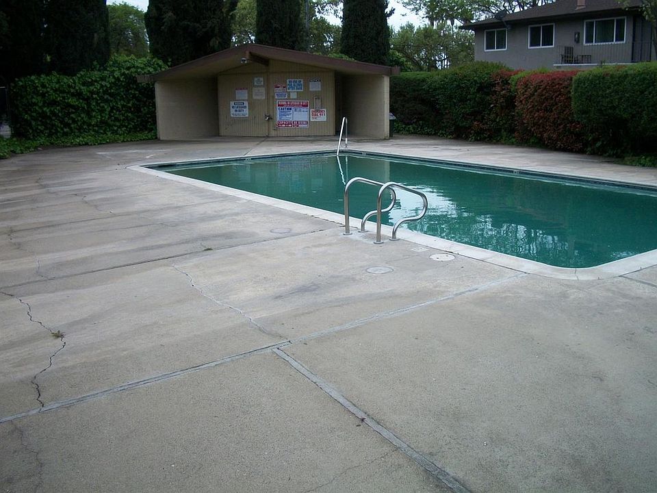 2nd image of 2803 Norcade Cir