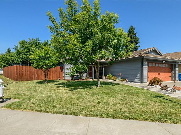 2nd image of 805 Bounds Drive