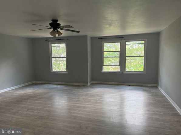 2710 Greenwood Dr, Lindenwold, NJ 08021
