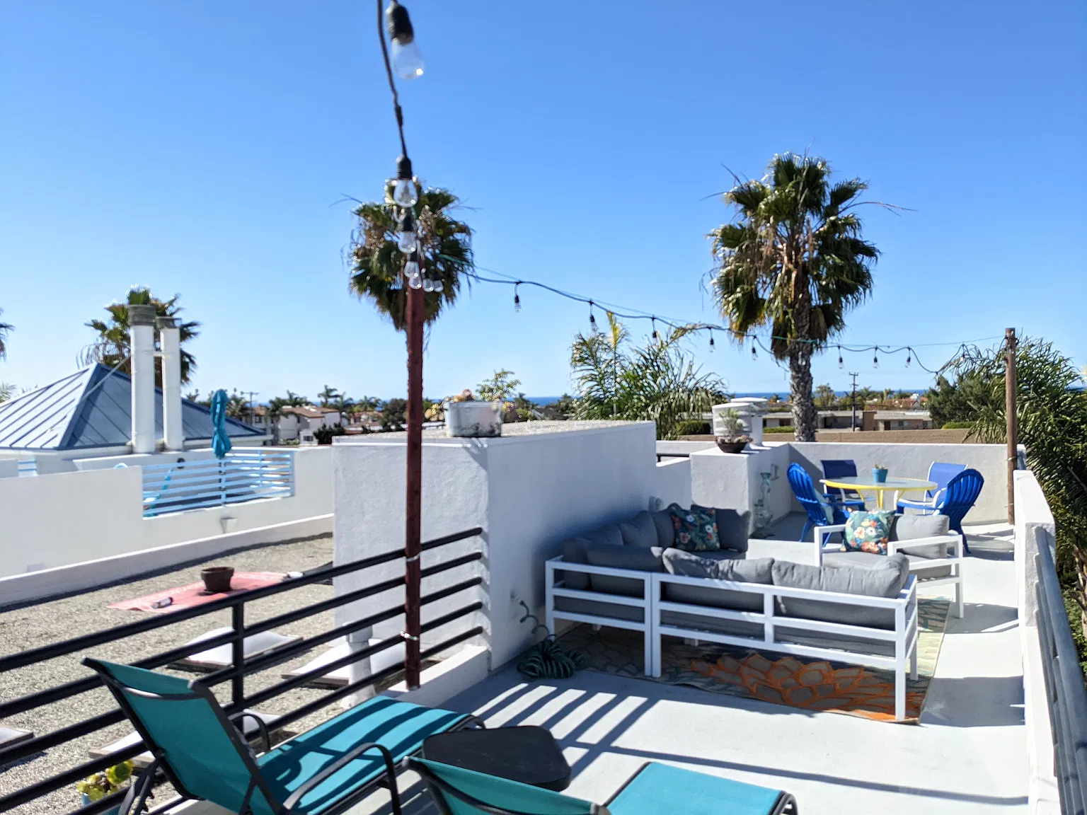 3 bed, 3.5 bath, 1600 sqft, $6,100 — Photo 3