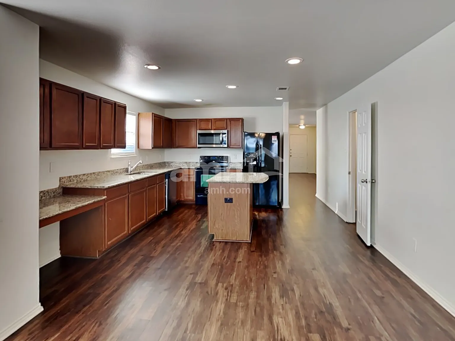 4 bed, 2.0 bath, 2093 sqft, $2,265 — Photo 3