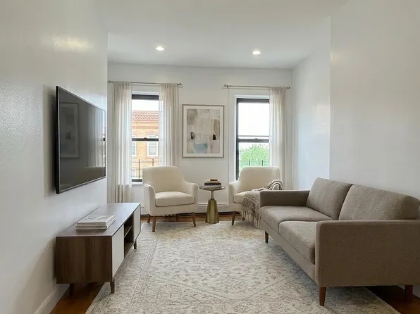 350 Franklin Avenue image 1 of 12