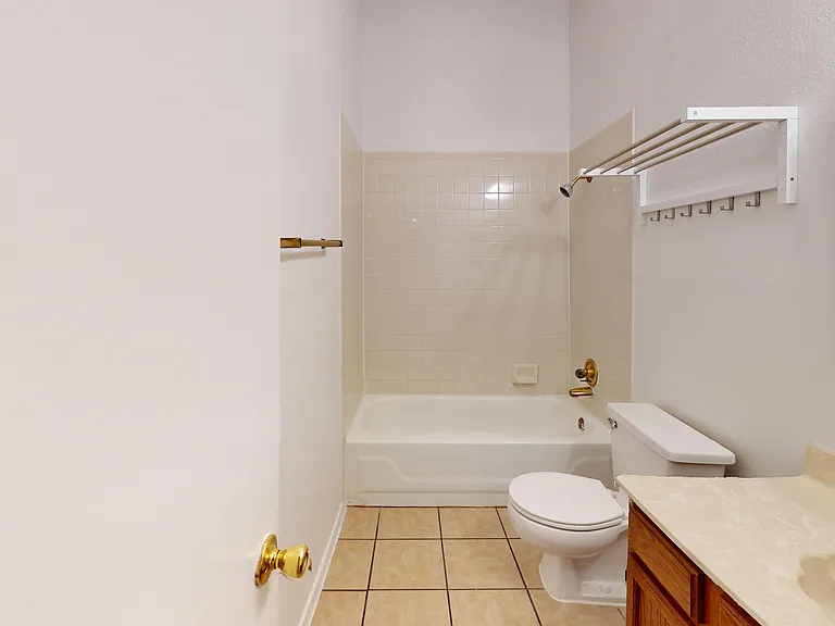 1900 Marlborough Dr — Photo 10