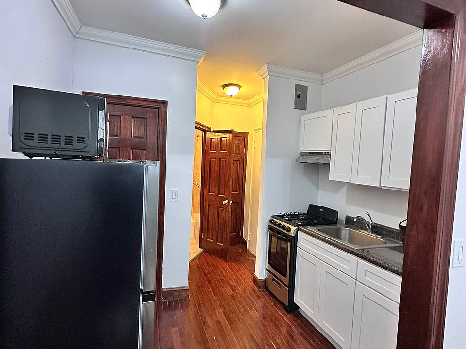 1st image of 213 W 18th St APT 1B
