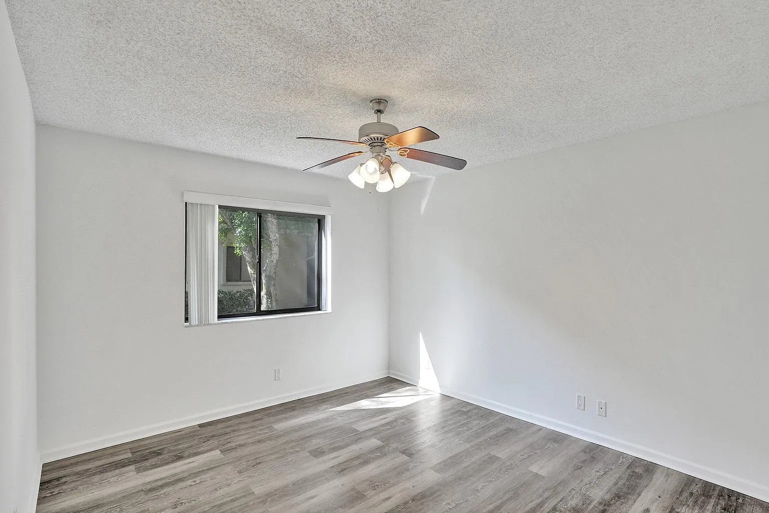 2 bed, 2.0 bath, $2,399 — Photo 4