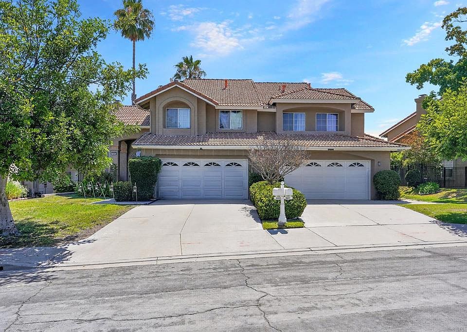 1st image of 6025 E Hackamore Ln