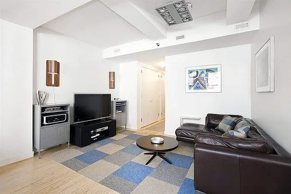 Rented by Douglas Elliman | media 10