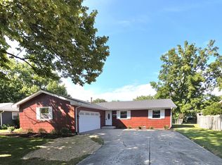2059 Robert St, Aurora, IL 60506