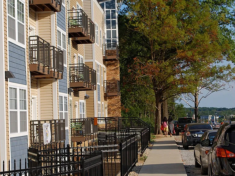 East Bay II Apartments — Photo 9