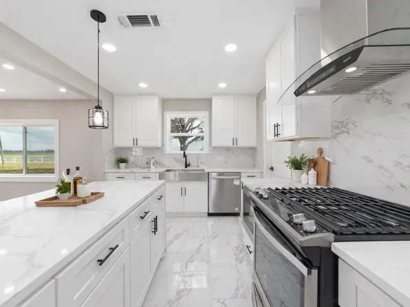 13431 Vrlla Rd, Guy, TX 77444