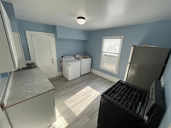 5th image of 728 Baldwin St SE Unit 2