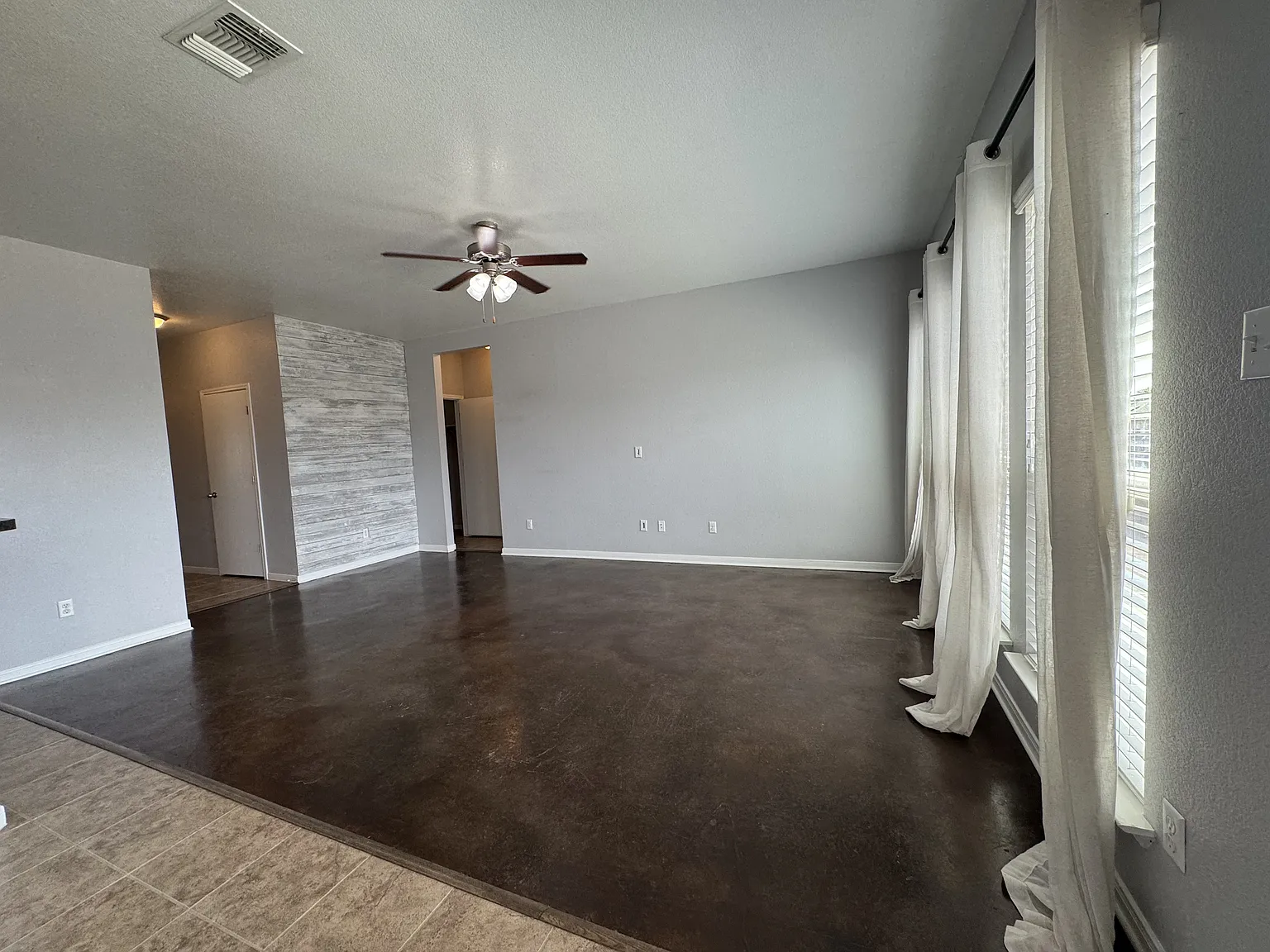 1112 Jamestown Drive - 1 — Photo 4