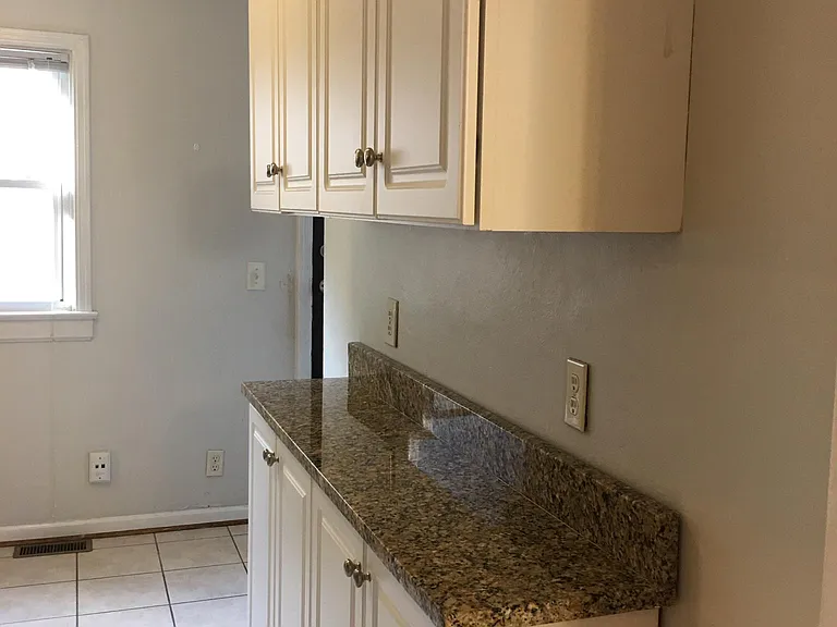 616 E 63rd St — Photo 11
