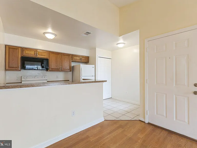 8633 Beekman Pl #C — Photo 8