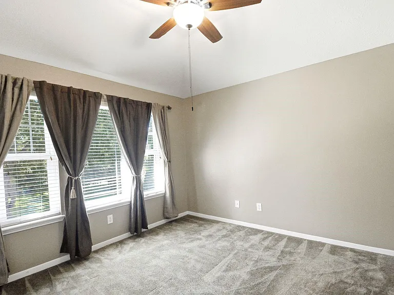 2718 Honeysuckle Walk — Photo 32