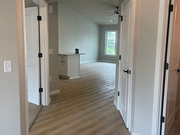 3rd image of 2709 Silvernail Rd #6
