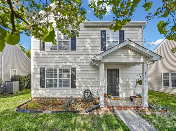 1505 Tuckers Glenn Dr, Rock Hill, SC 29732