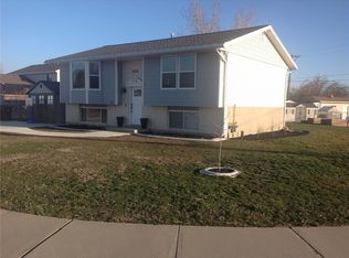 3330 S Bluff Dr, Syracuse, UT 84075