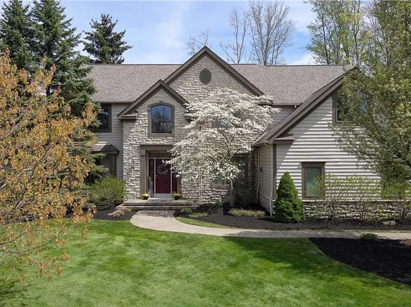 506 Devonshire Ln, Aurora, OH 44202