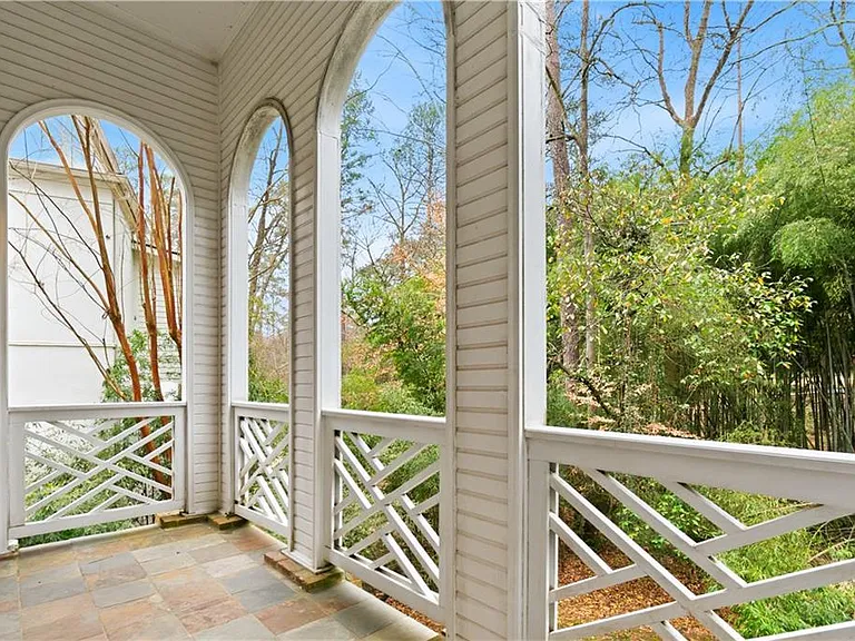 430 W Wesley Rd NW — Photo 27
