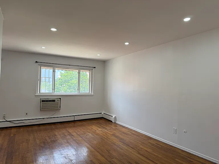 13533 Coolidge Ave #3 — Photo 4