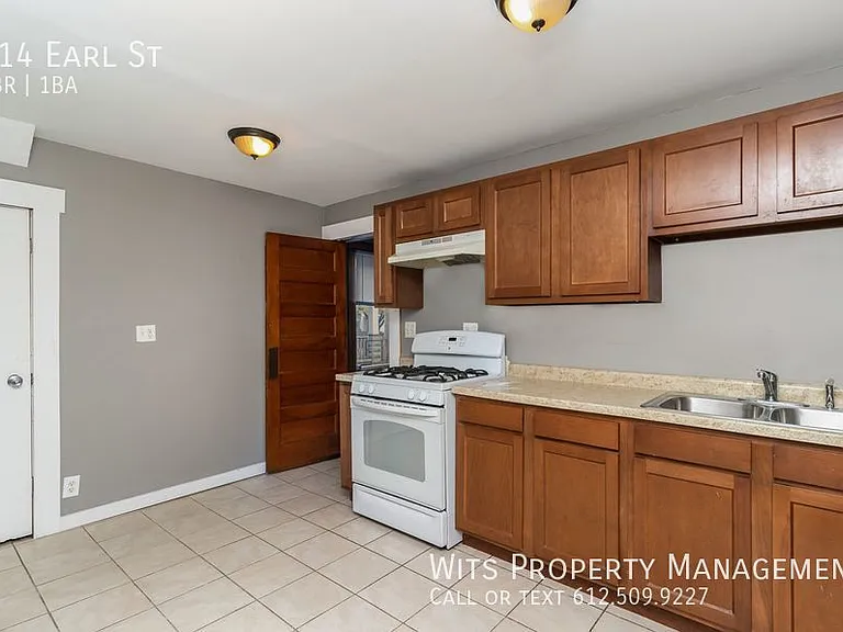 414 Earl St — Photo 6