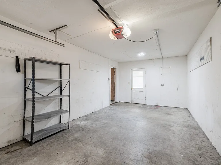 4141 S 51st St — Photo 28
