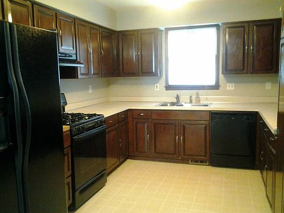 Spacious eat in kitchen