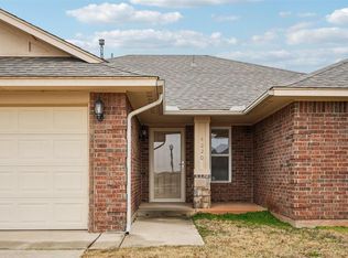 4220 Red Apple Ter, Moore, OK 73160