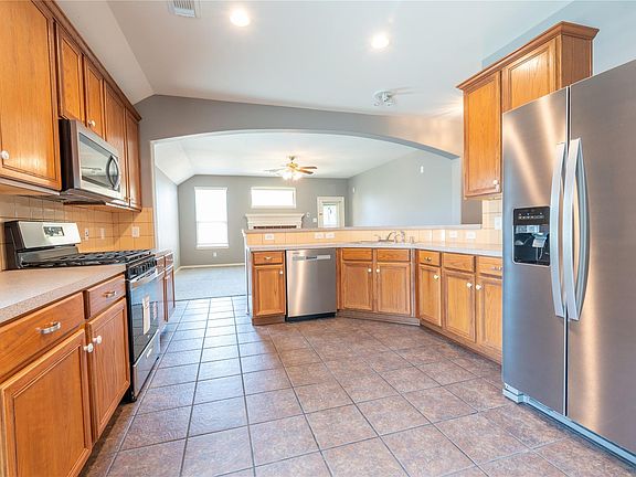 3rd image of 10619 Crownsedge Dr