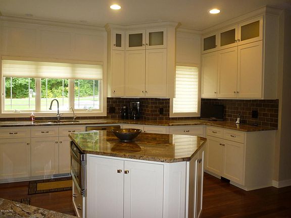 5th image of 1294 White Pine Dr SW