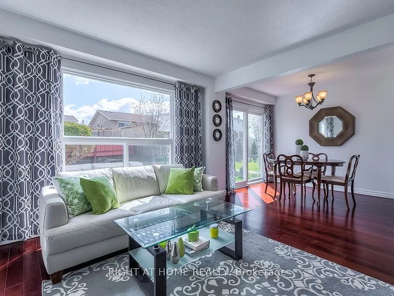 76 Ashridge Dr — Photo 4