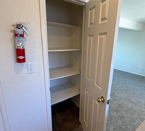 5th image of 658 E Laporte Dr #652